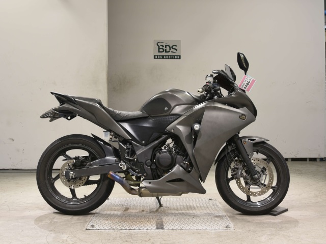 Honda CBR250R 2011