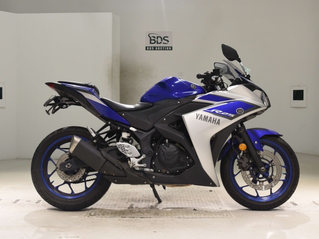 Yamaha YZF-R25 2015