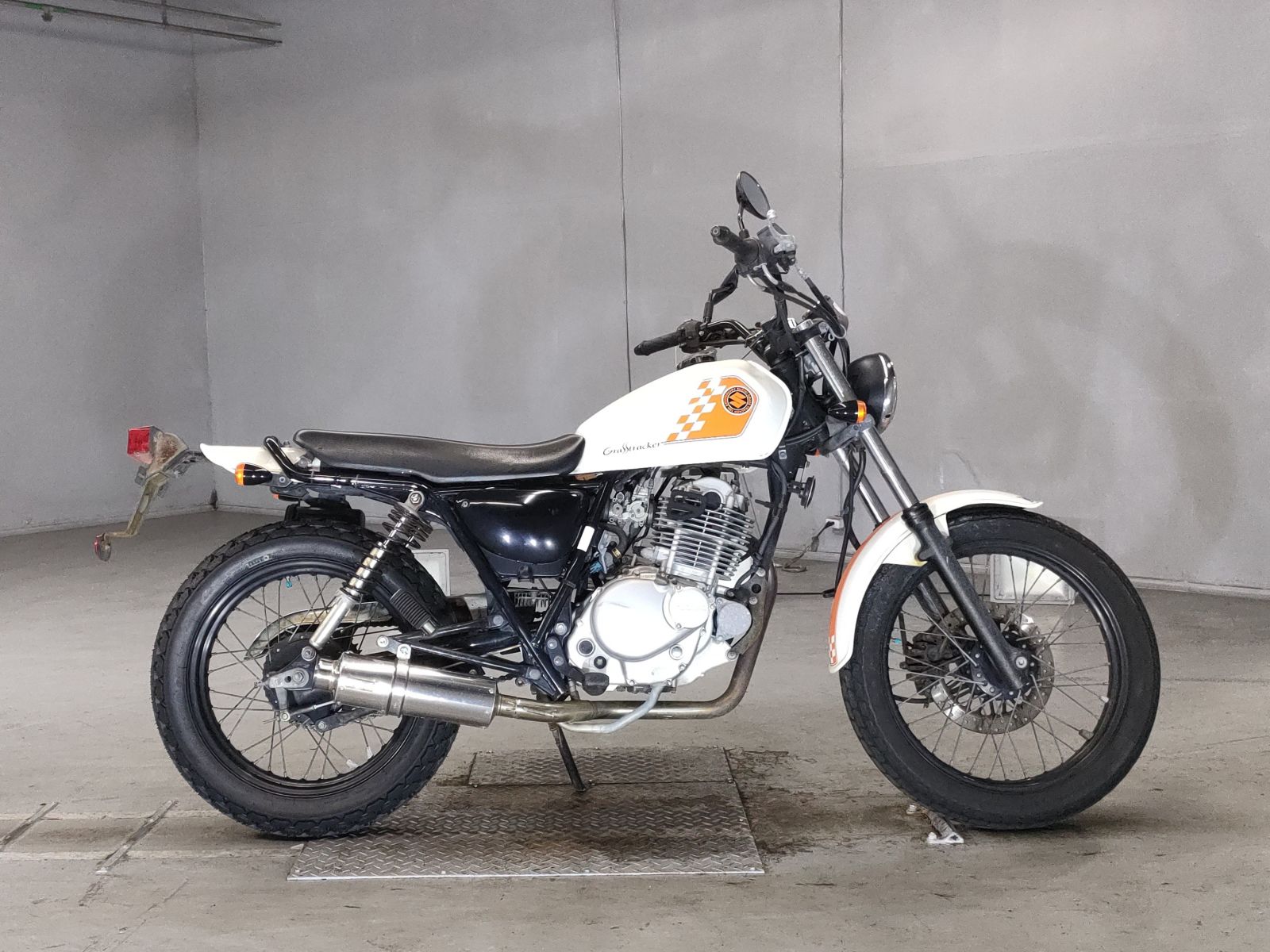 Suzuki GRASSTRACKER BIGBOY 2011