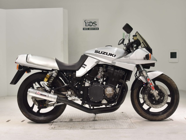 Suzuki GSX750S KATANA 1983