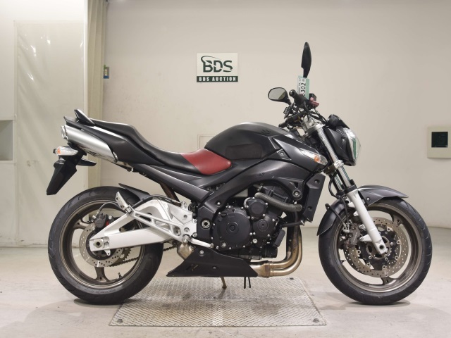 Suzuki GSR400 2009