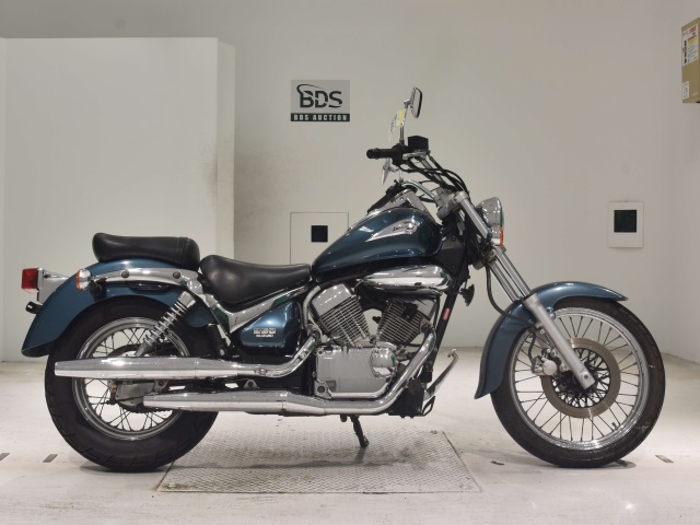 Suzuki INTRUDER 250LC 2003