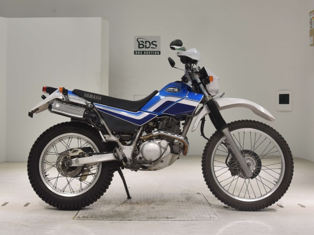 Yamaha SEROW XT225 2004