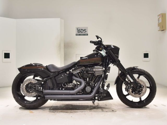 HD BREAKOUT FXSB1800 2016