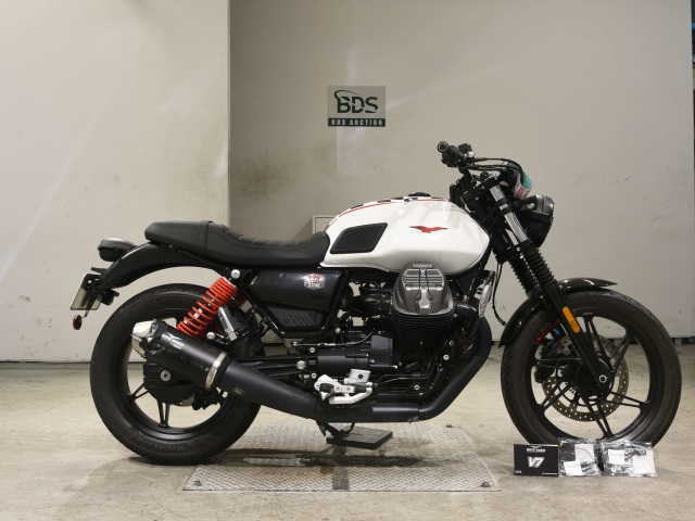 Moto Guzzi V7 STONE 2024