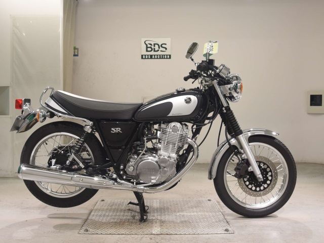 Yamaha SR400 2022