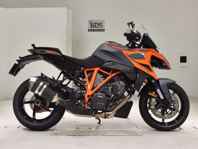 KTM 1290 SUPERDUKE GT 2024
