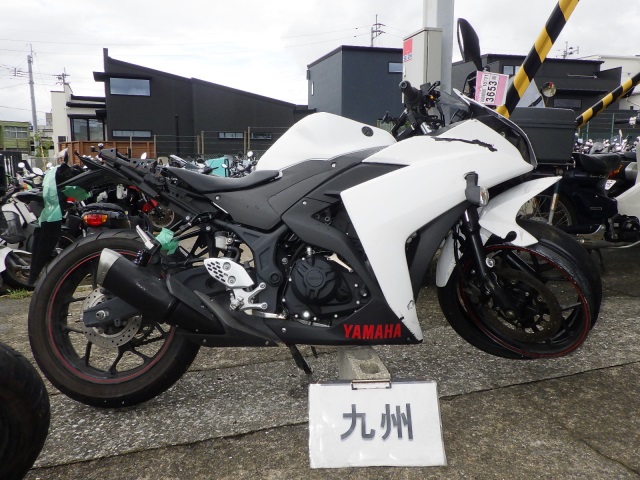 Yamaha YZF-R25 2016