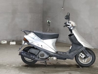 Suzuki ADDRESS V100