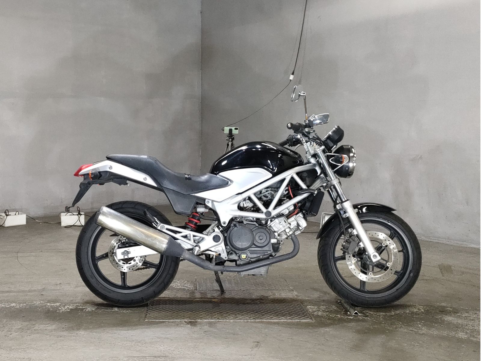 Honda VTR250 2009