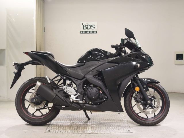 Yamaha YZF-R25 2015