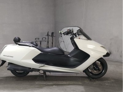 Yamaha MAGZAM