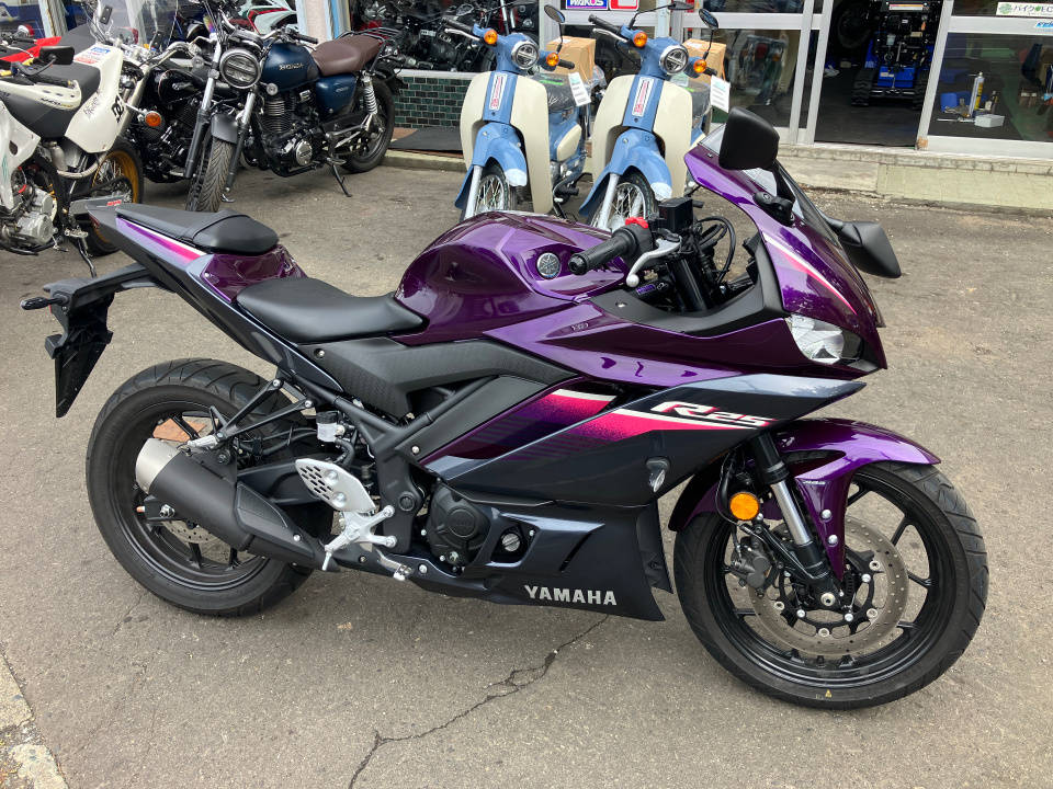 Yamaha YZF-R25 2023