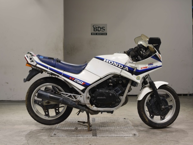 Honda VT250F XELVIS 1984