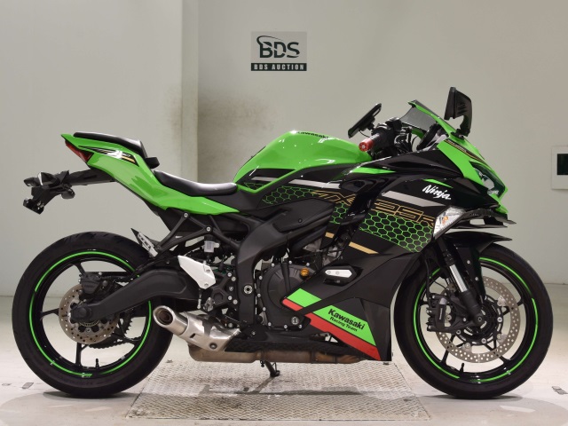 Kawasaki NINJA ZX-25R KRT 2021