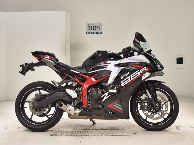 Kawasaki NINJA ZX-25R KRT 2021