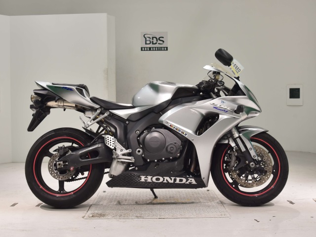 Honda CBR1000RR 2008