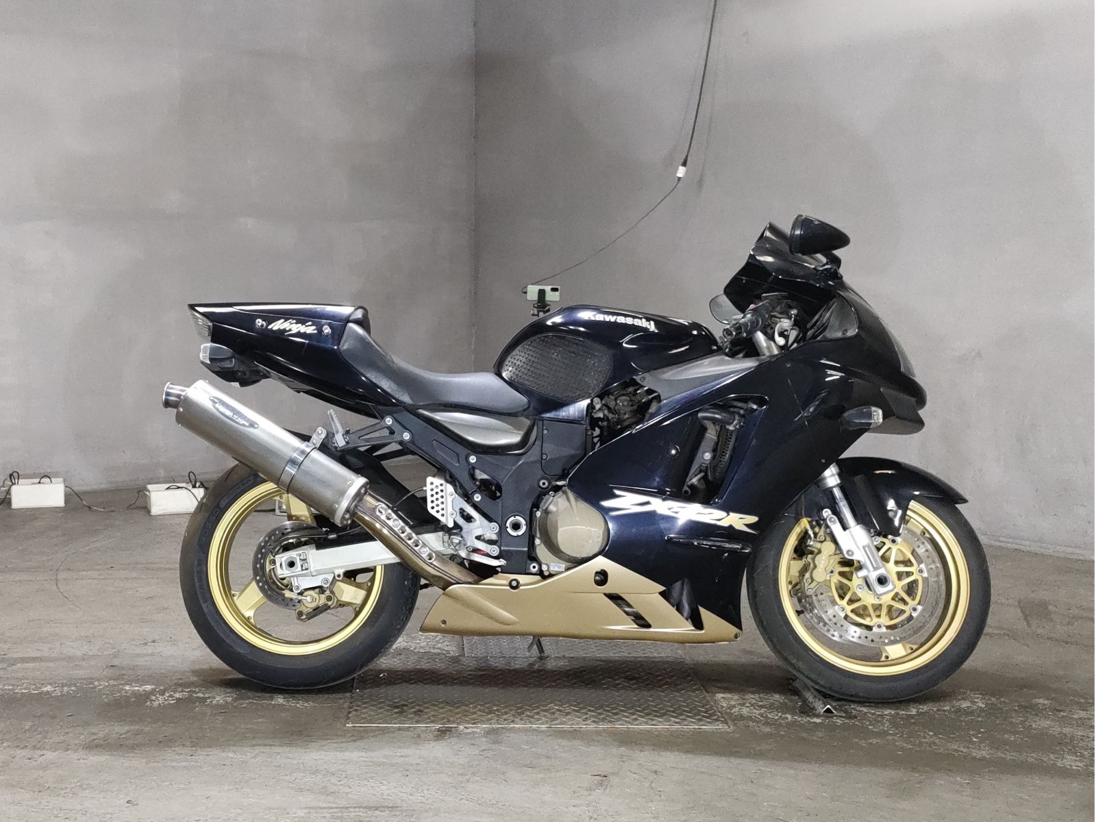 Kawasaki NINJA ZX-12R 2002