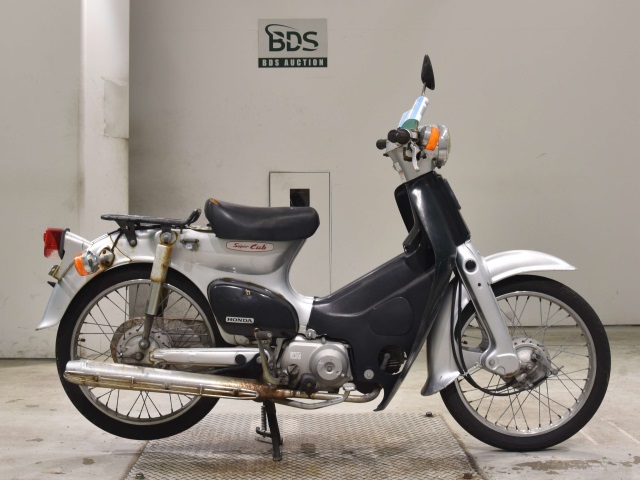 Honda C50 2002