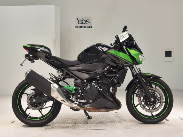 Kawasaki Z400 2022