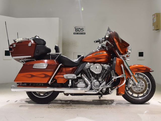 HD FLHTCUSE1800 CVO 2010