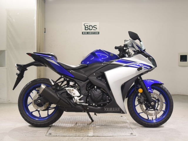 Yamaha YZF-R25A 2016