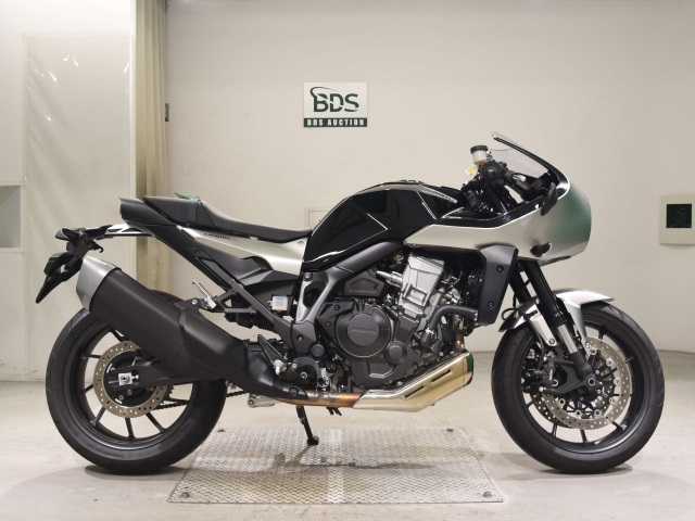 Honda HAWK11 2022