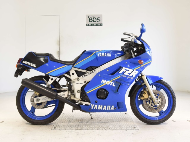 Yamaha FZR400 1987
