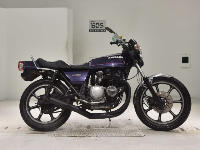 Kawasaki Z550FX 2024