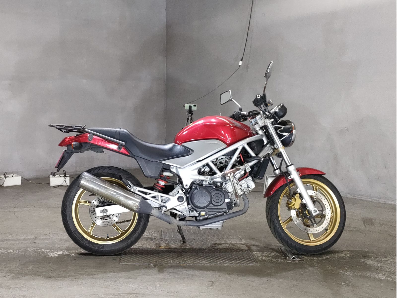 Honda VTR250 2011