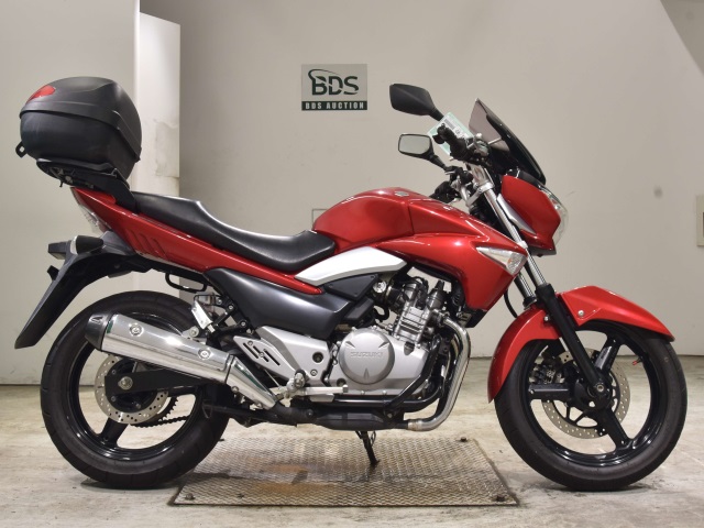 Suzuki GSR250