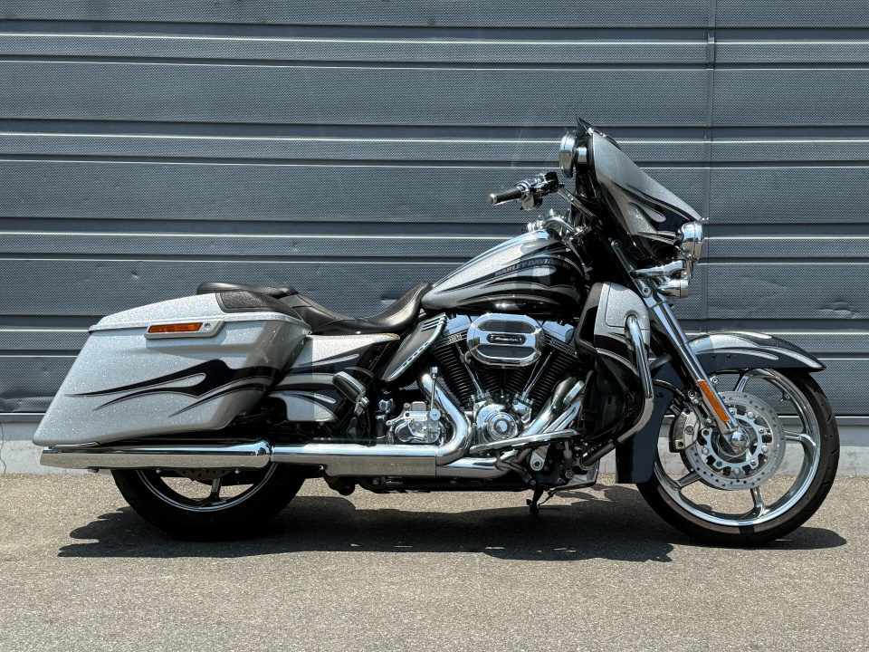 HD STREET GLIDE FLHXSE1800 2014