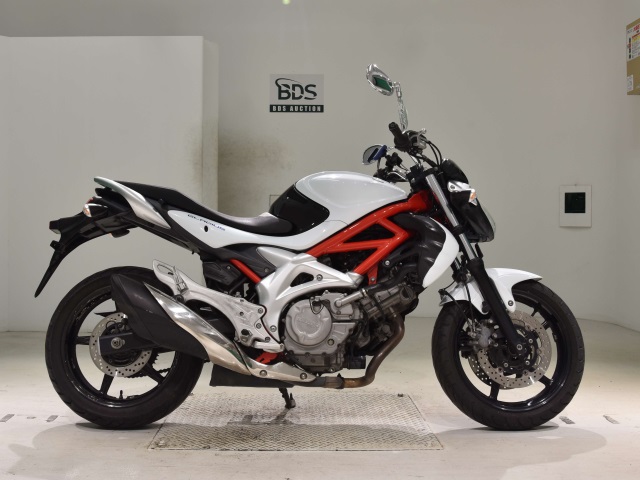 Suzuki GLADIUS SFV400 2010
