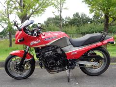 Kawasaki GPZ900R 2000