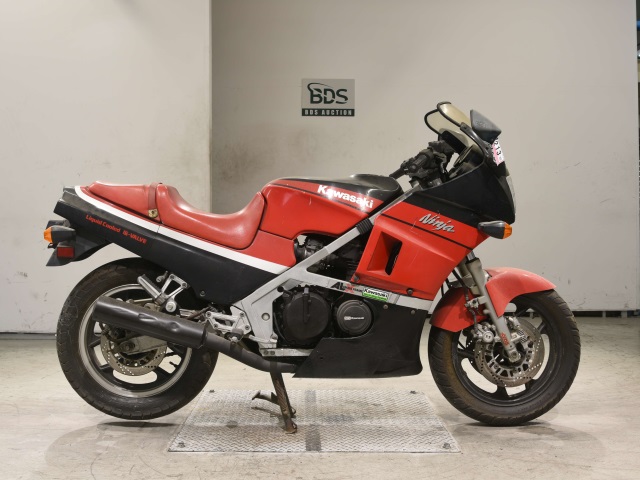 Kawasaki GPZ400R 1986