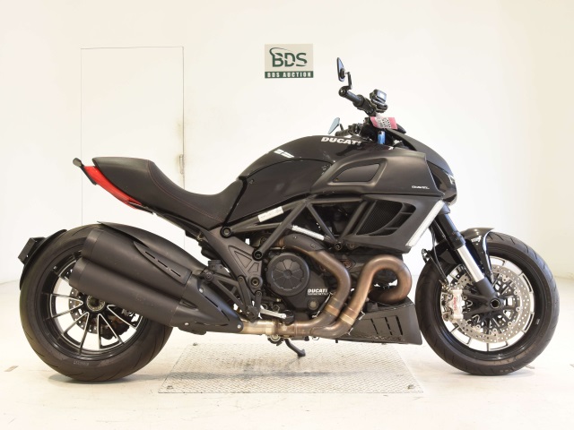 Ducati DIAVEL 2012