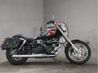 Triumph SPEEDMASTER 900 2008