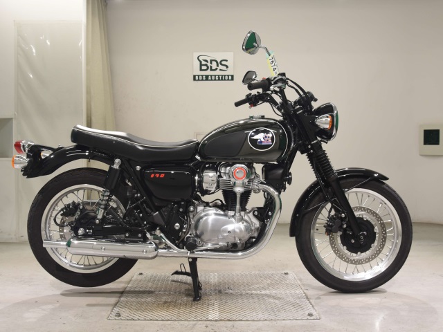 Kawasaki W800 2025