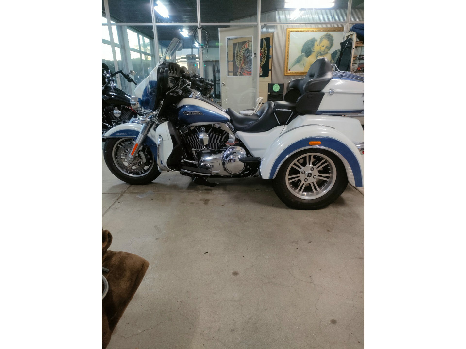 HD ELECTRA GLIDE FLHTCU1690 TRIKE 2015