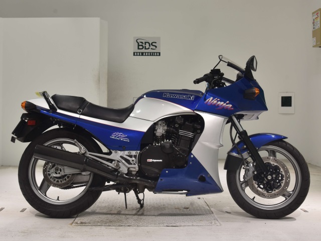 Kawasaki GPZ900R 1997