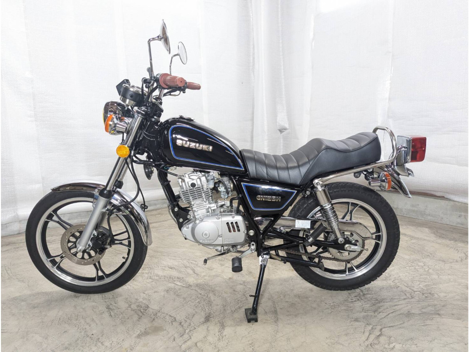 Suzuki GN125H