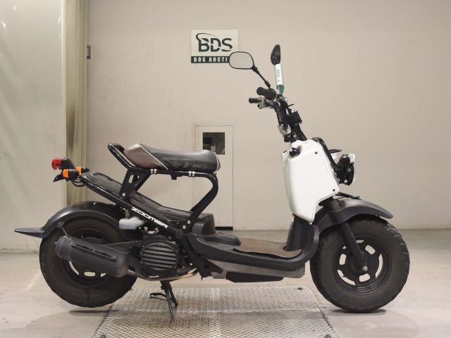 Honda ZOOMER 2012