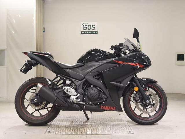 Yamaha YZF-R25A 2015