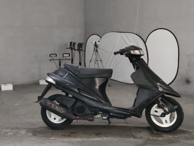 Suzuki ADDRESS V100