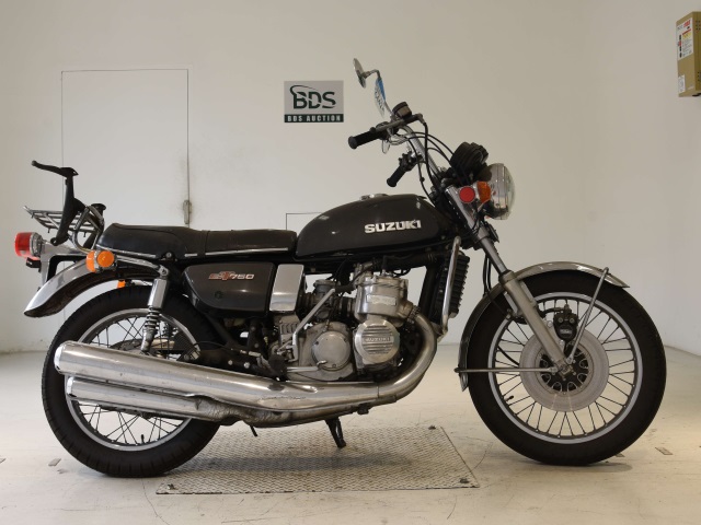 Suzuki GT750 2016