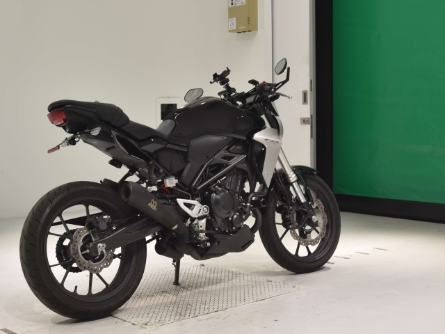 Honda CB250RA 2018