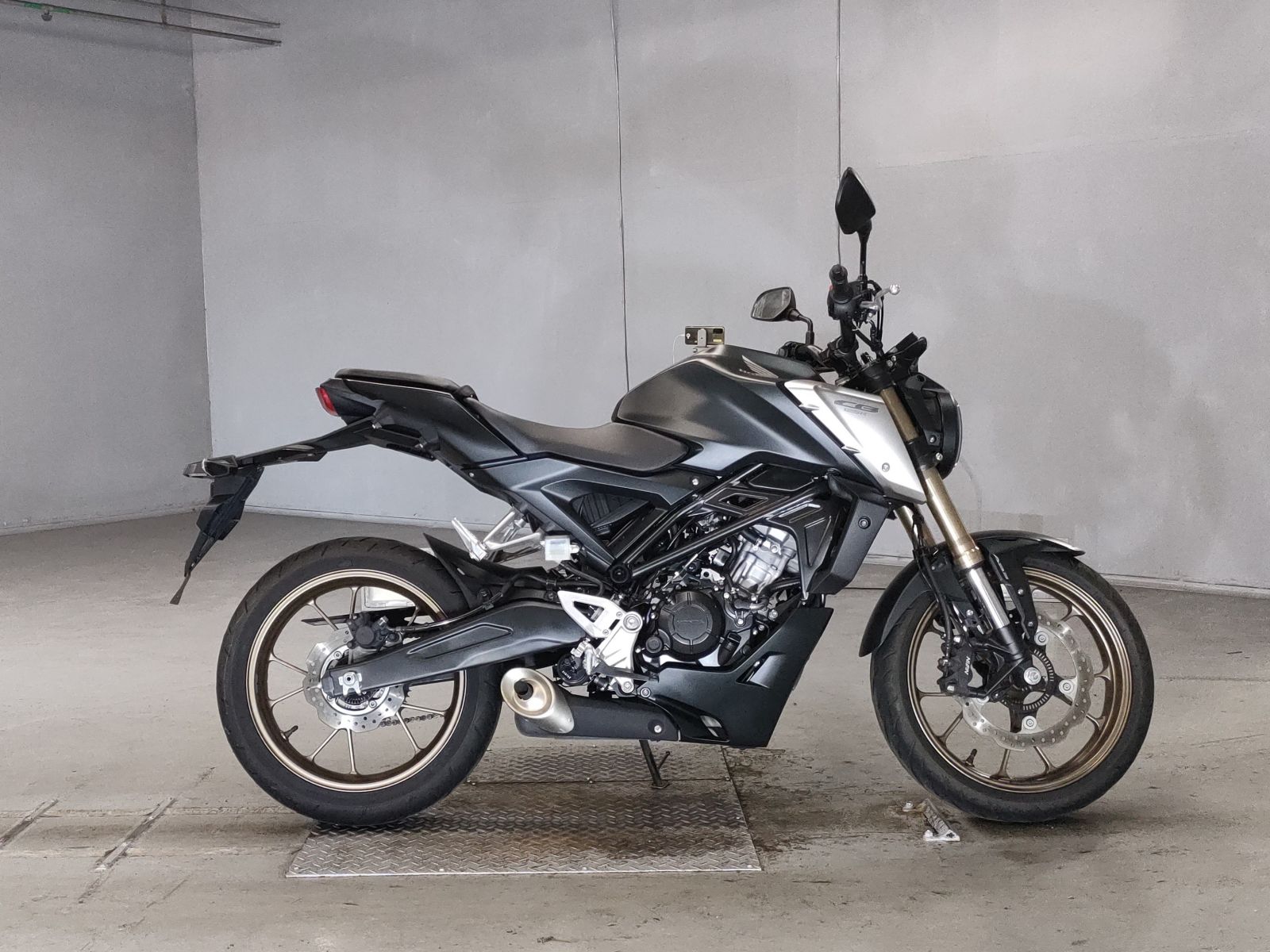 Honda CB125R 2021