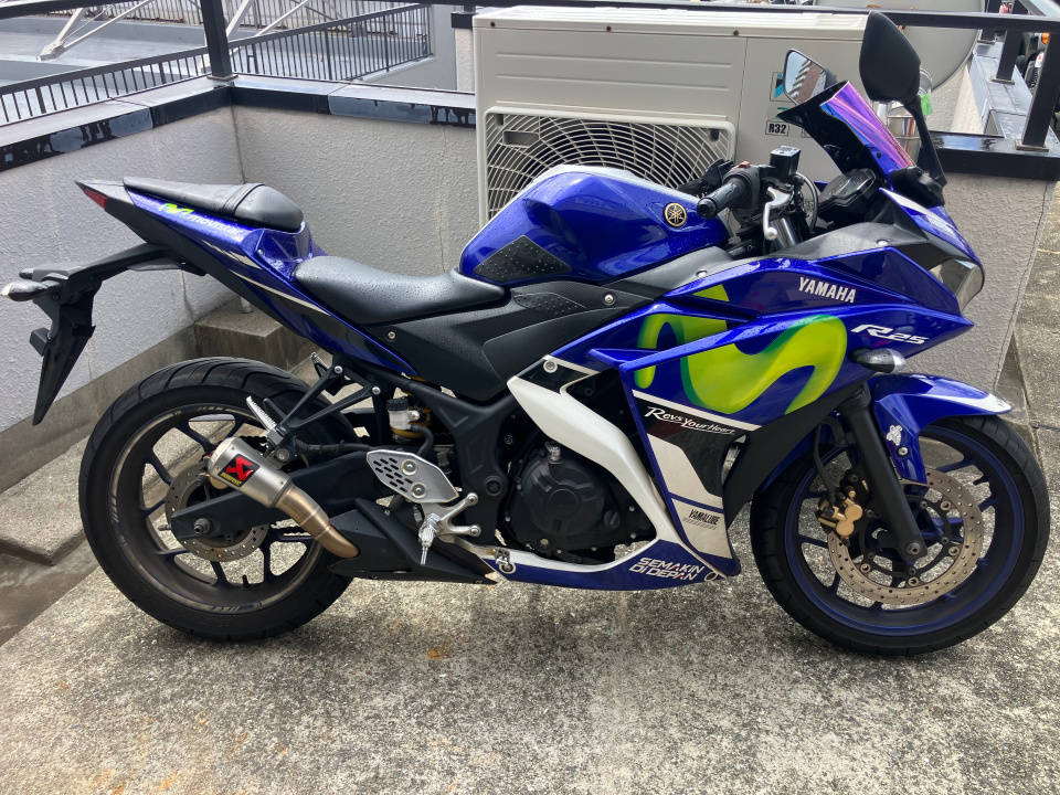 Yamaha YZF-R25 2015