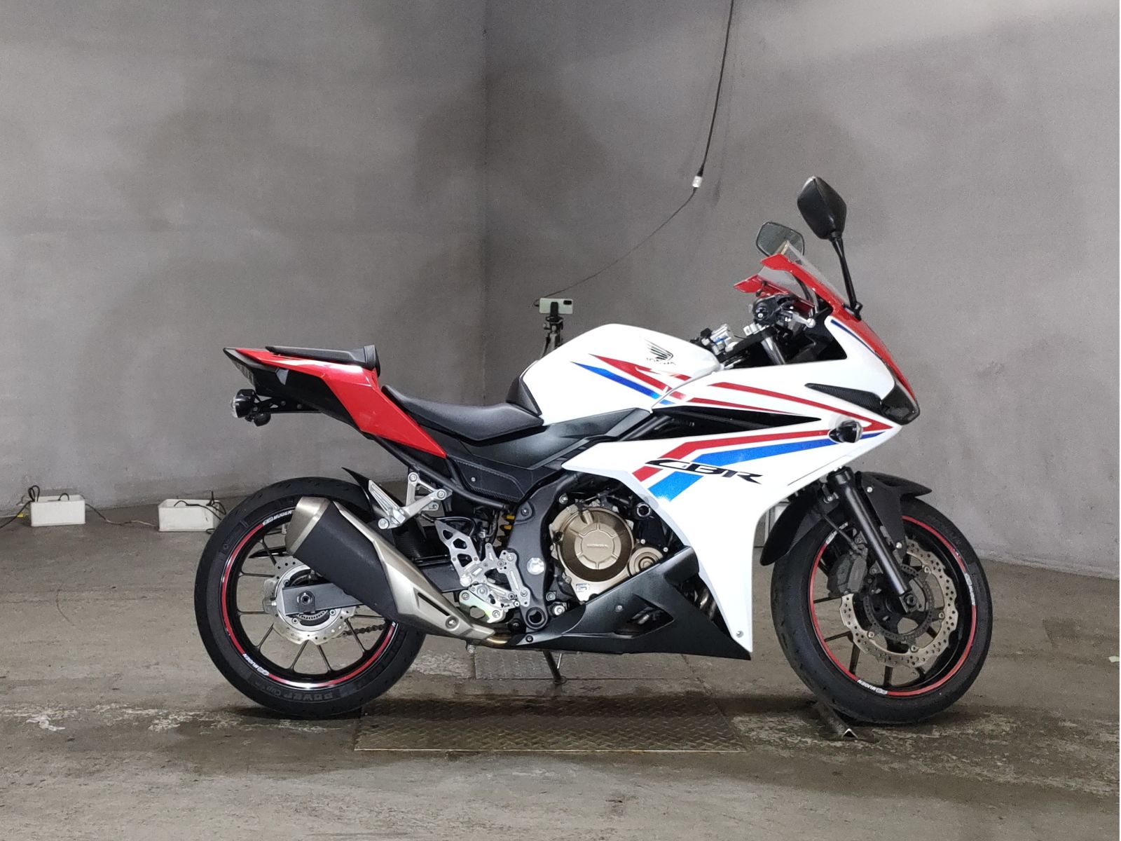 Honda CBR400R 2016