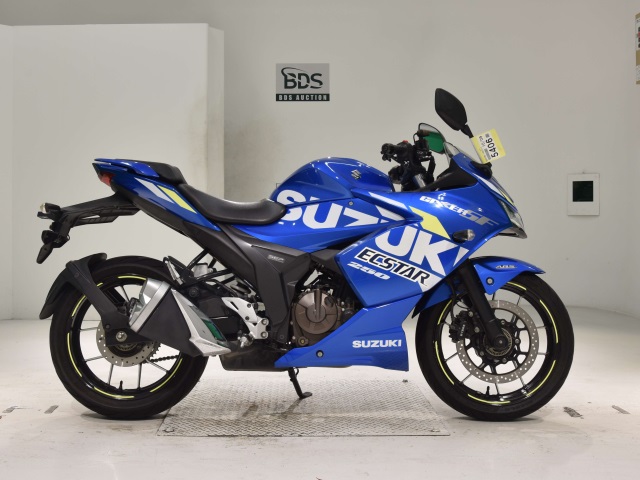 Suzuki GIXXER250SF